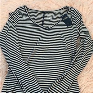 Hollister long sleeve v-neck